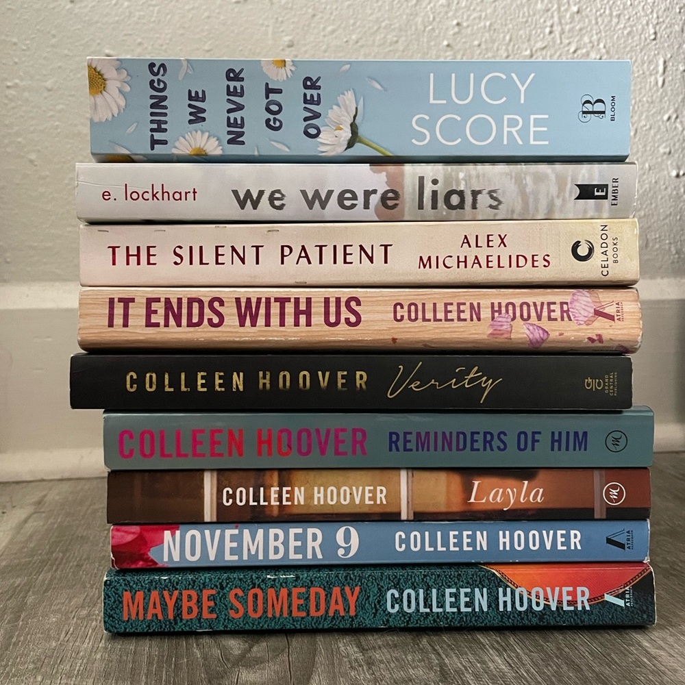 Favorite books set- Colleen Hoover, Lucy Score
